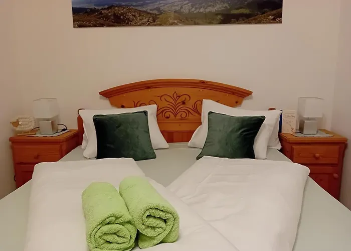 Much's Bergstueberl Apartman *